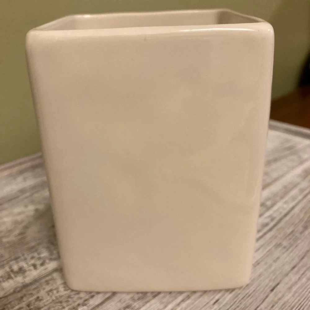 Rae Dunn Ceramic 